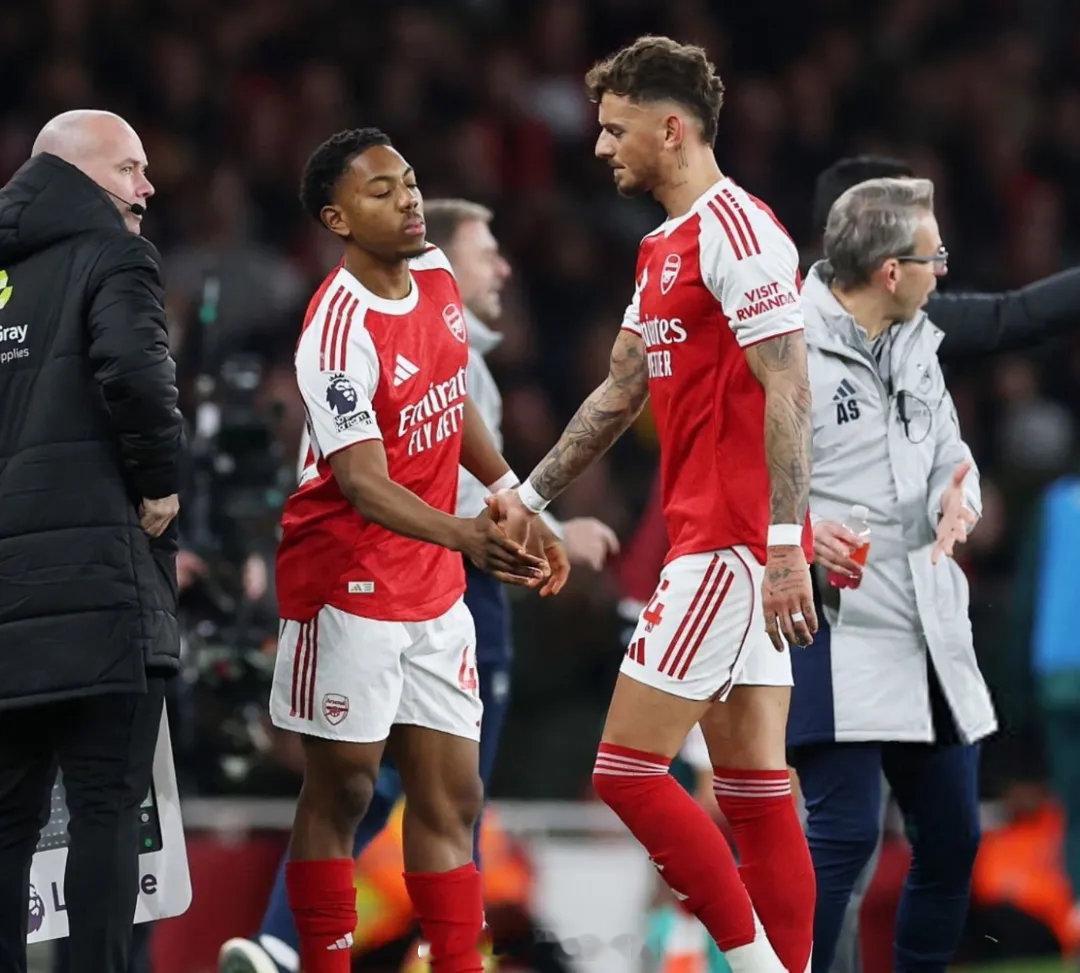 本怀特本赛季12月之前从未连续两场比赛首发出场，但本场比赛已经是12月3日以来怀