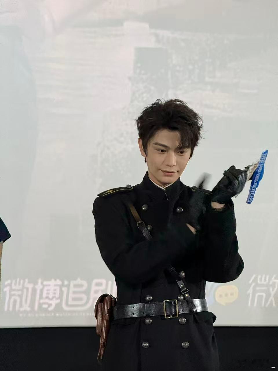 丁禹兮 我也是做光替一路走过来的剧集南部档案 从幕后光替走到镜头中央，丁禹兮没有
