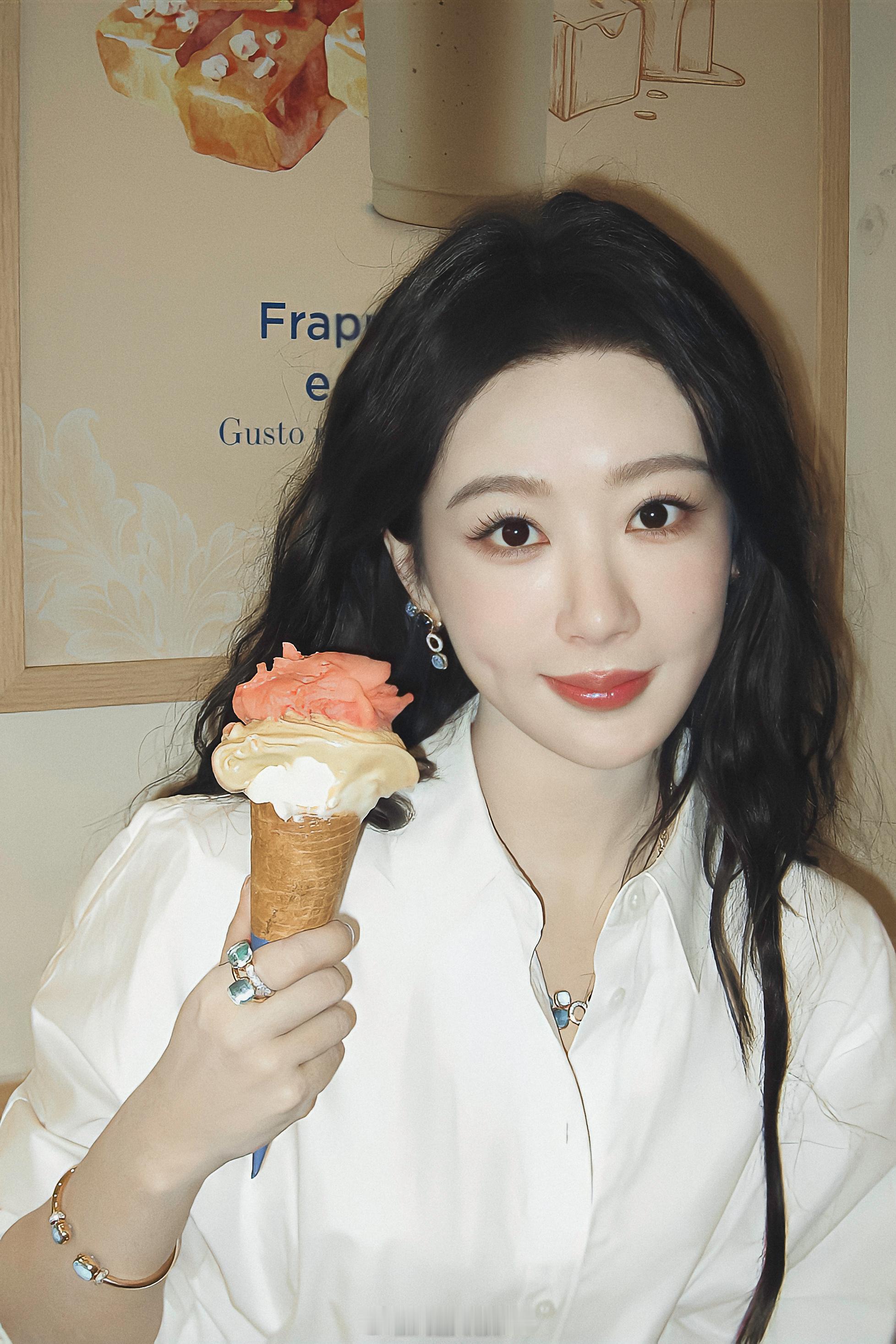 杨紫[超话]杨紫董竹君 yz杨紫玉兰花开君再来 “我深知我们的距离，但我始终相信
