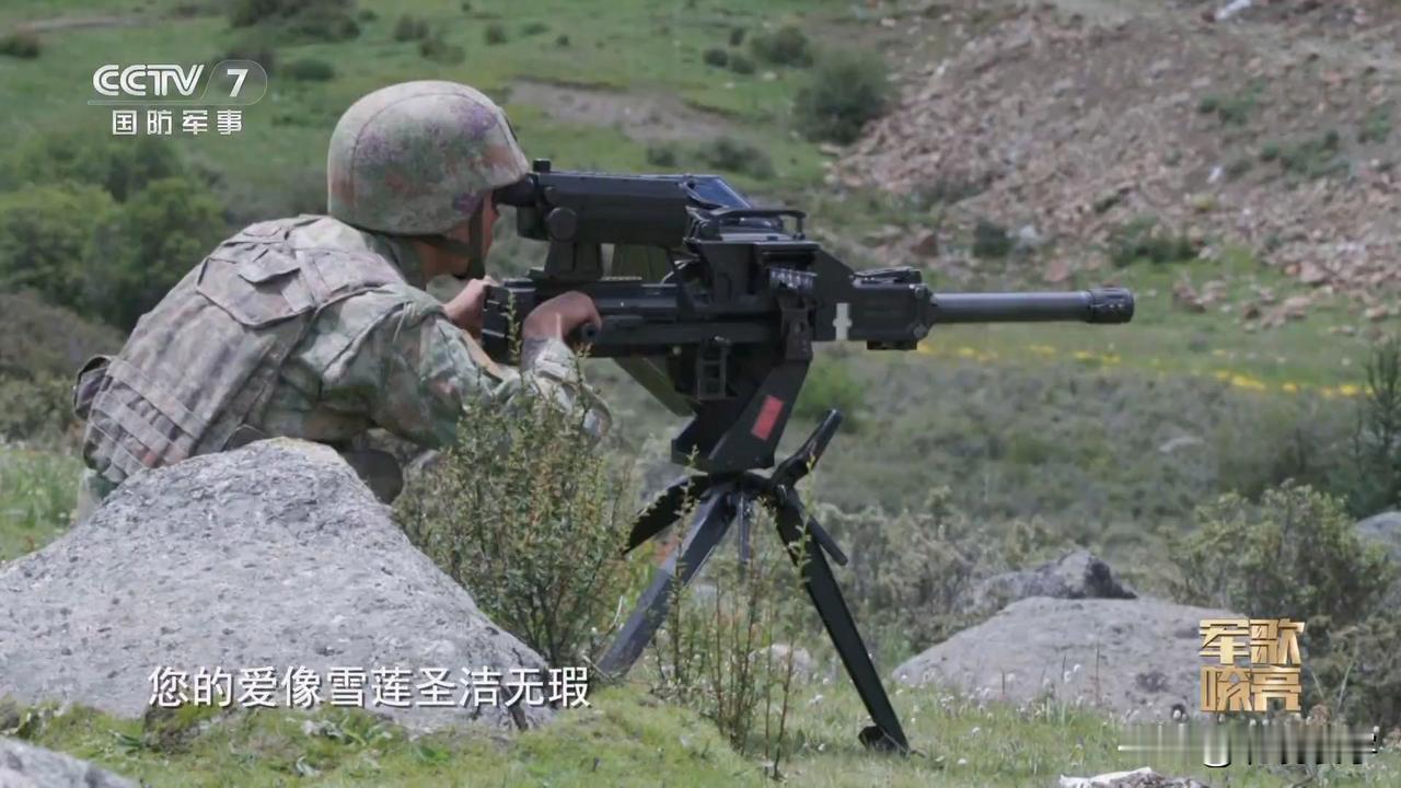 解放军新型山地榴！解放军曝光了新型自动榴弹发射器，这款新型自动榴弹发射器采用了长
