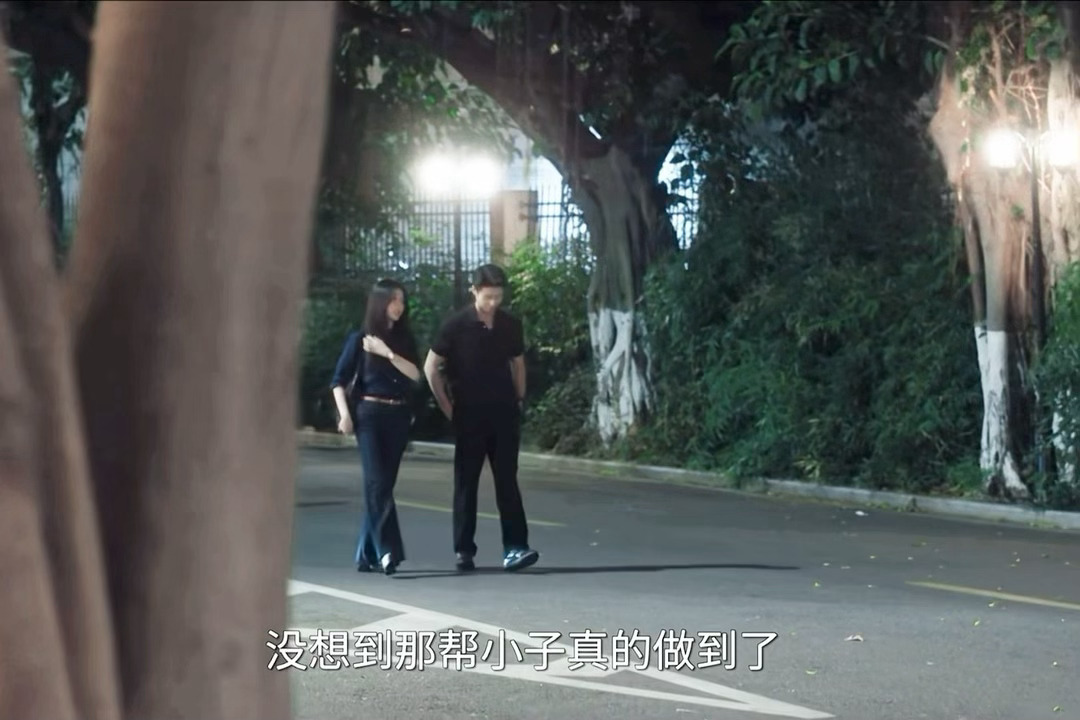 星法每次散步回家慢悠悠聊着天都好治愈我们闪亮星星天下殿下真是越叫越顺口了王法灿如