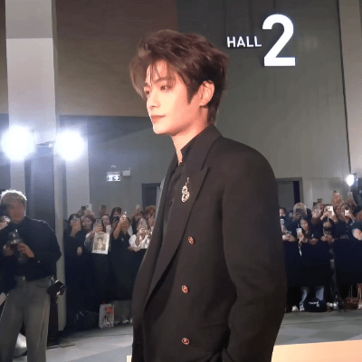 丁禹兮的平方 受不了了丁禹兮今日泰国wetv直播怎么帅成这样了，状态怎么这么好啊