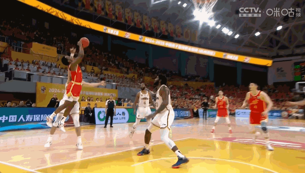 4月28日CBA半决赛84:110辽宁队再次完败广厦队，本场比赛彻底暴露出辽宁队