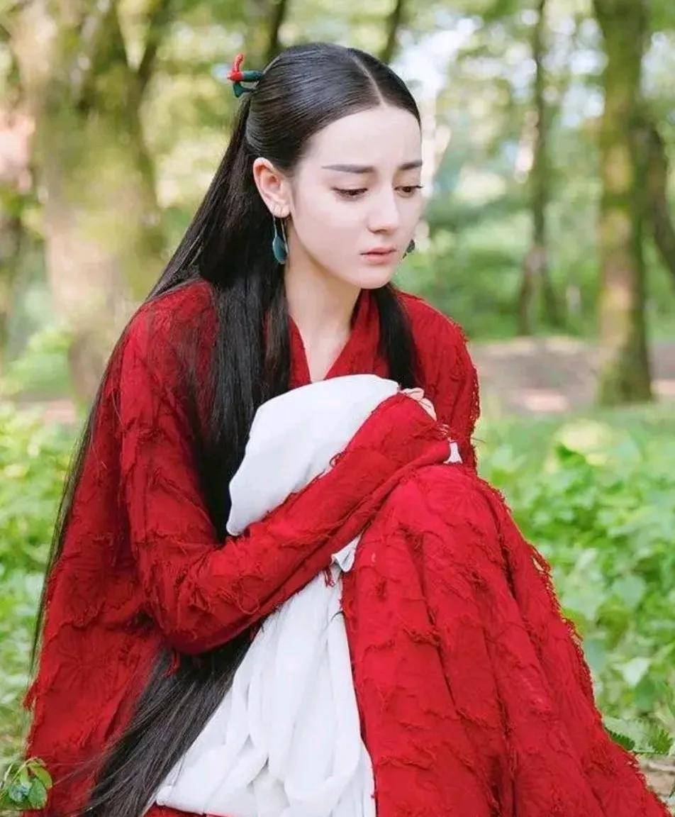 演员读错别字导演没有责任吗？
迪丽热巴在电视剧《烈火如歌》里把一晌贪欢读成了一想