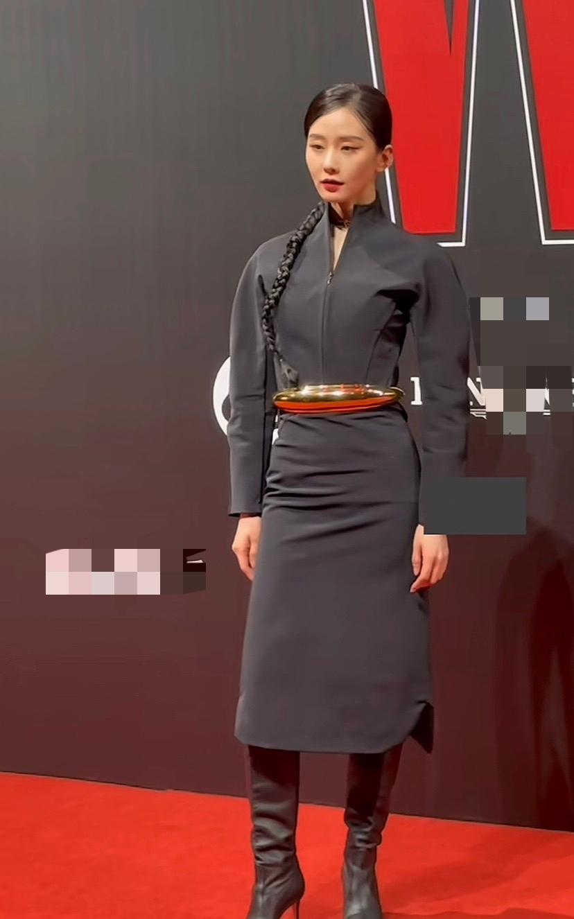 宋佳见了刘诗诗，都得喊一声“前辈”。