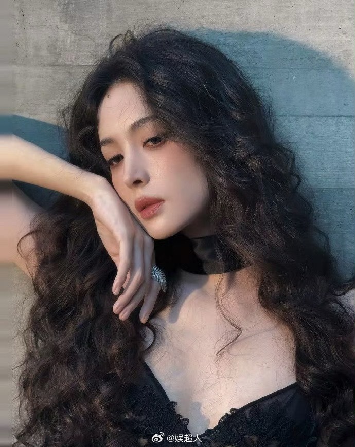 娜扎说被蚊子咬了娜扎被蚊子咬了一下 娜扎发文说被蚊子咬了一下，哪只蚊子这么大胆 