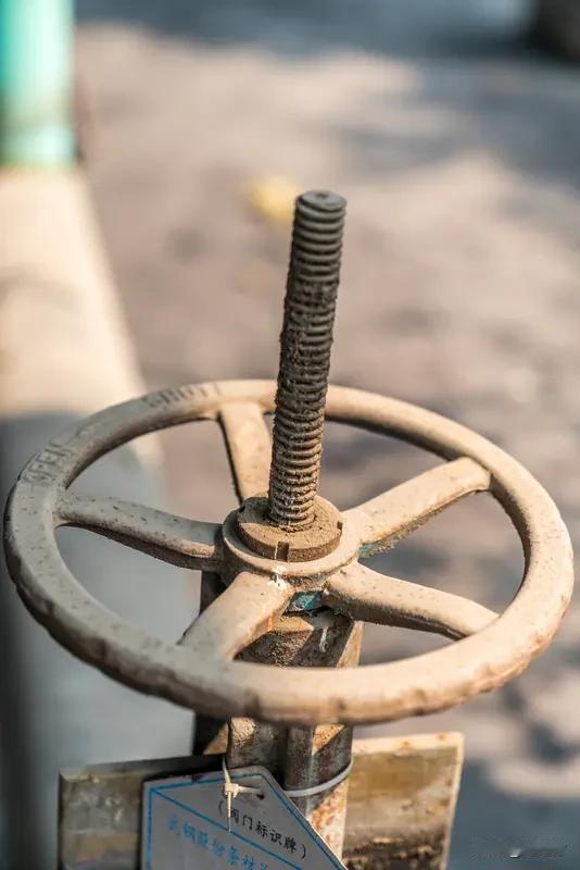 停暖后家里的阀门要不要关 停暖后家里的阀门要不要关，这让很多人犯了难。实际上，存