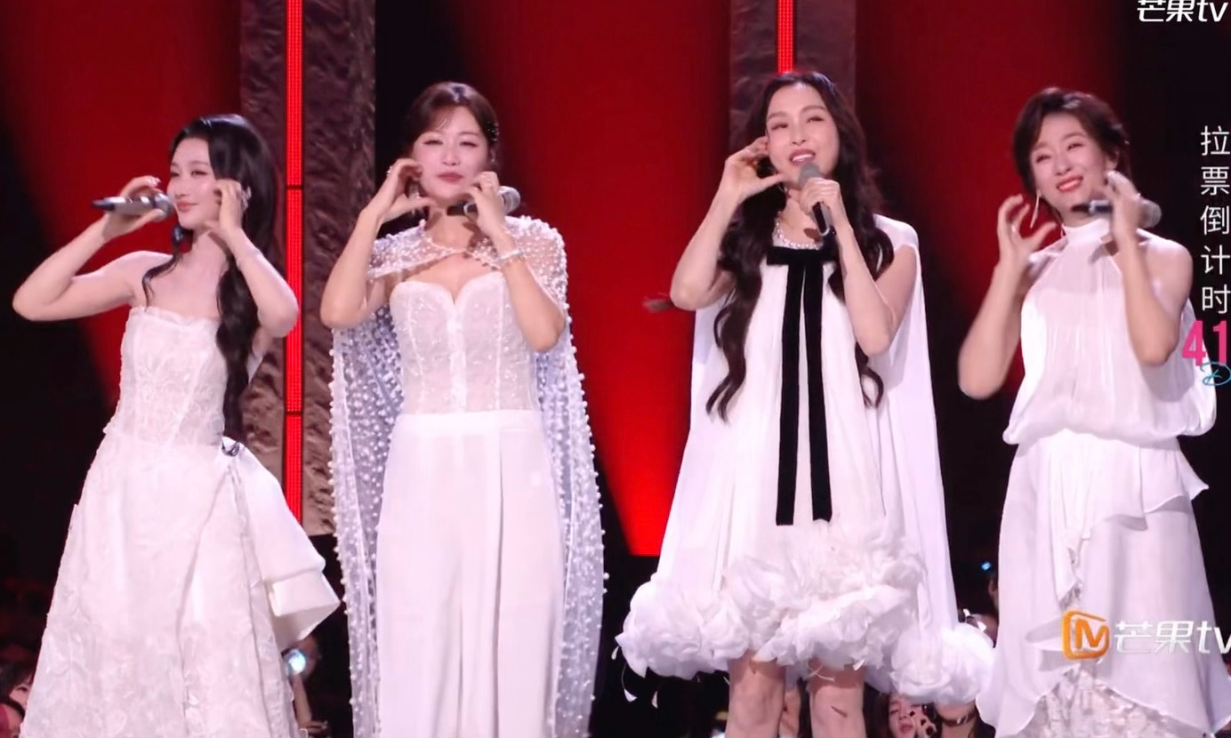 范玮琪拉票清唱 范玮琪拉票清唱《是非题》不愧是千禧年杀出来的女歌手。。 