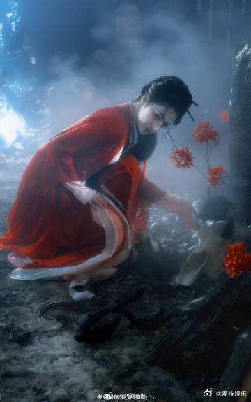 迪丽热巴新剧谈了二十二次恋爱 迪丽热巴的鬼王形象深情又孤独，经历了22段凄美的爱