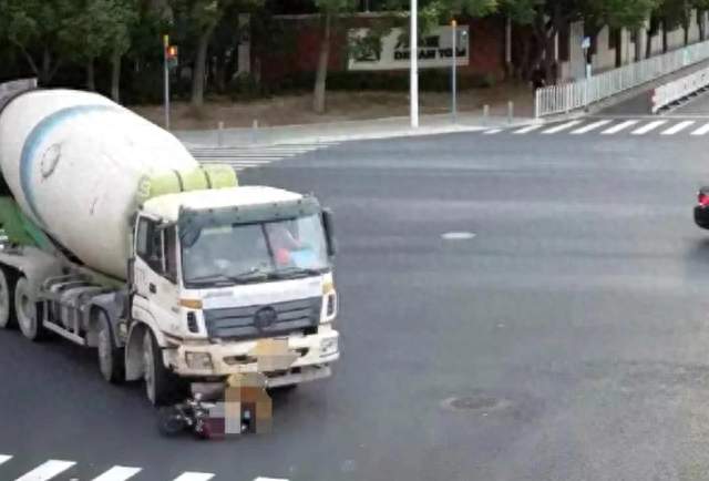 上海 7 岁女童，放学途中遭搅拌车辗轧双腿高位截肢，奶奶当场死亡
