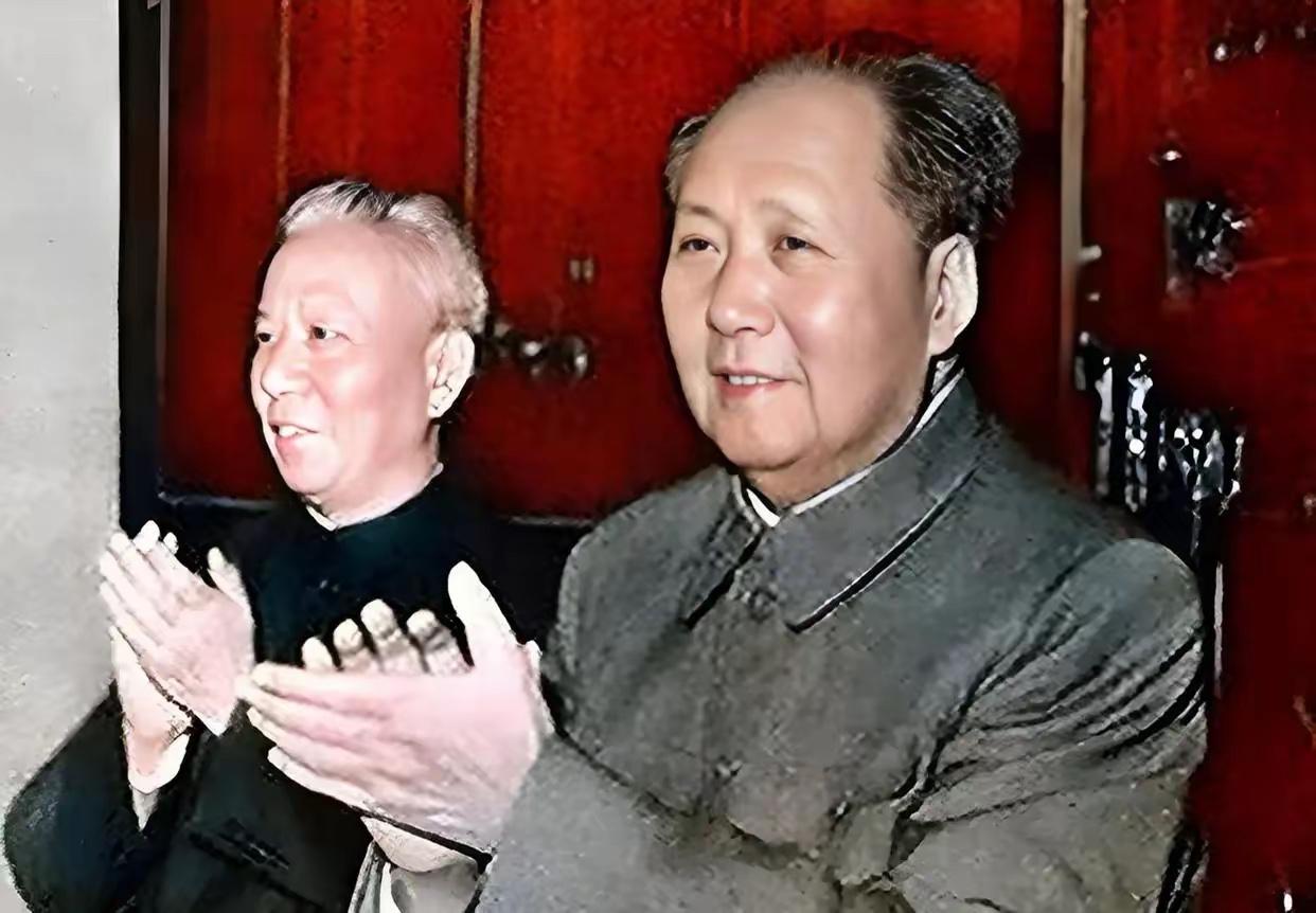 当年谁能轻易认同伟人“资产阶级就在党内”的深刻判断？毕竟都是历经考验的骨干，咋看