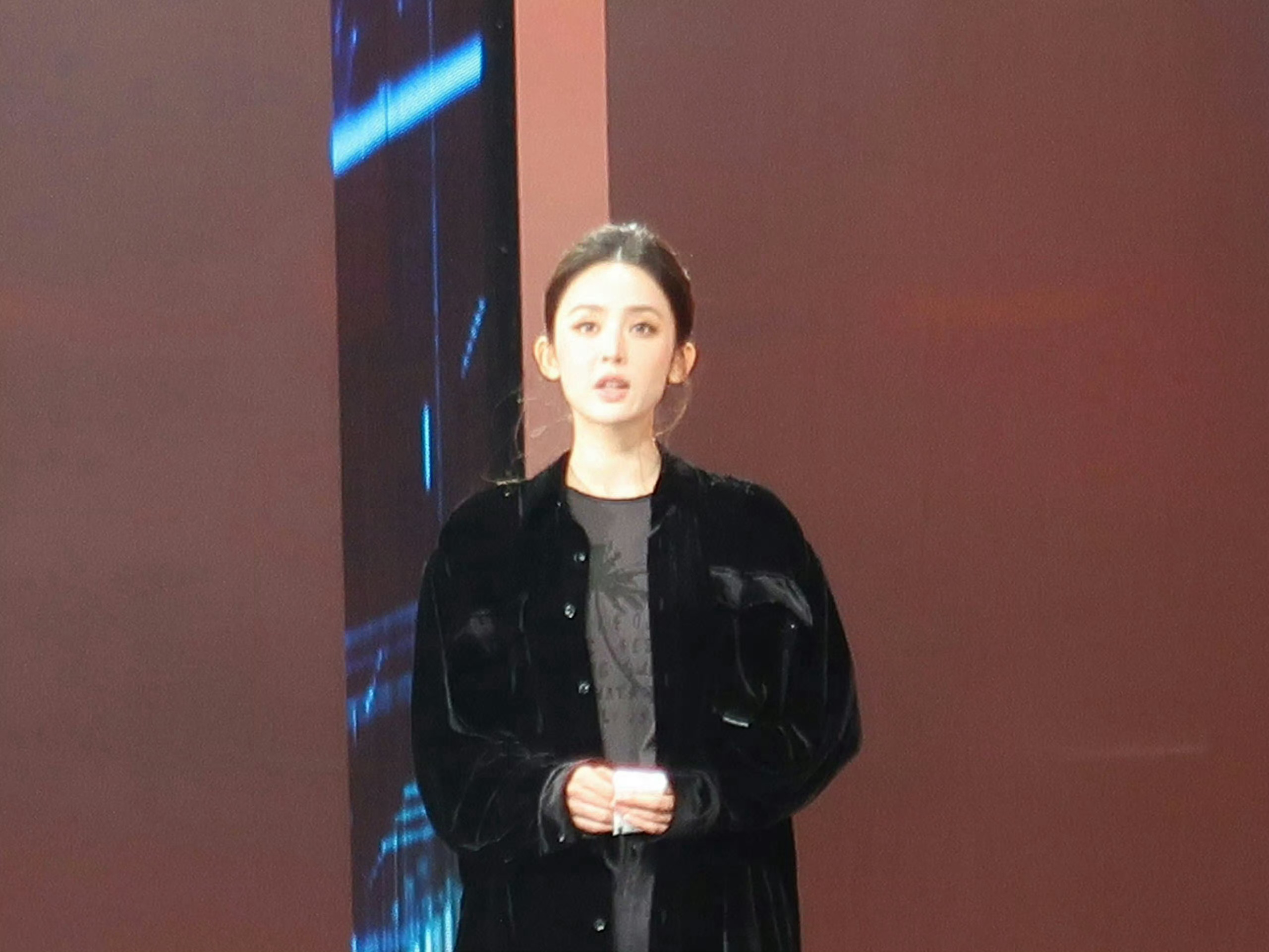 没有比这几张图更好解释什么是来自脸蛋的降维打击了 