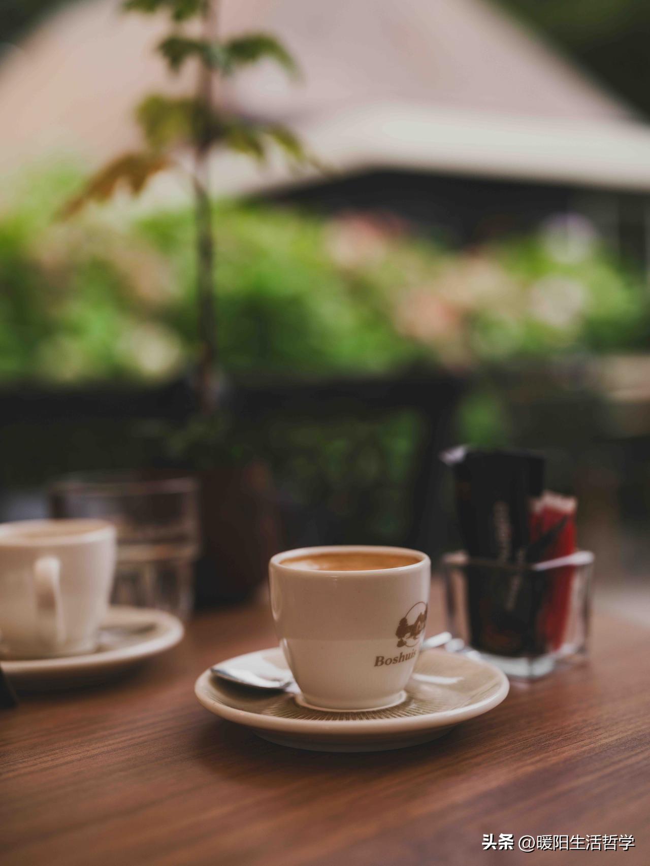 看到一句话：

中年夫妻，最伤人的不是吵架，是沉默。

真的特别戳心。

很多家