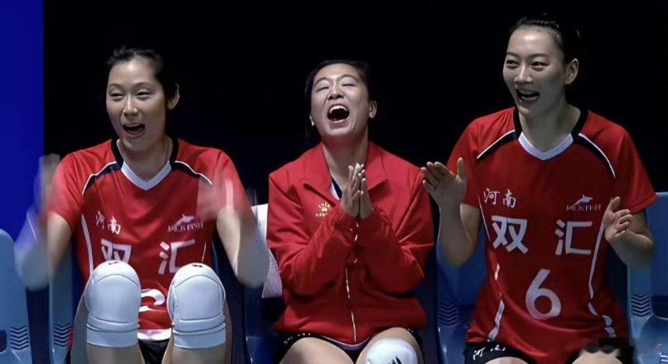 刚刚解说完河南女排和天津女的女子成年组 5-6 名决赛。有伤在身，同时球队已经提