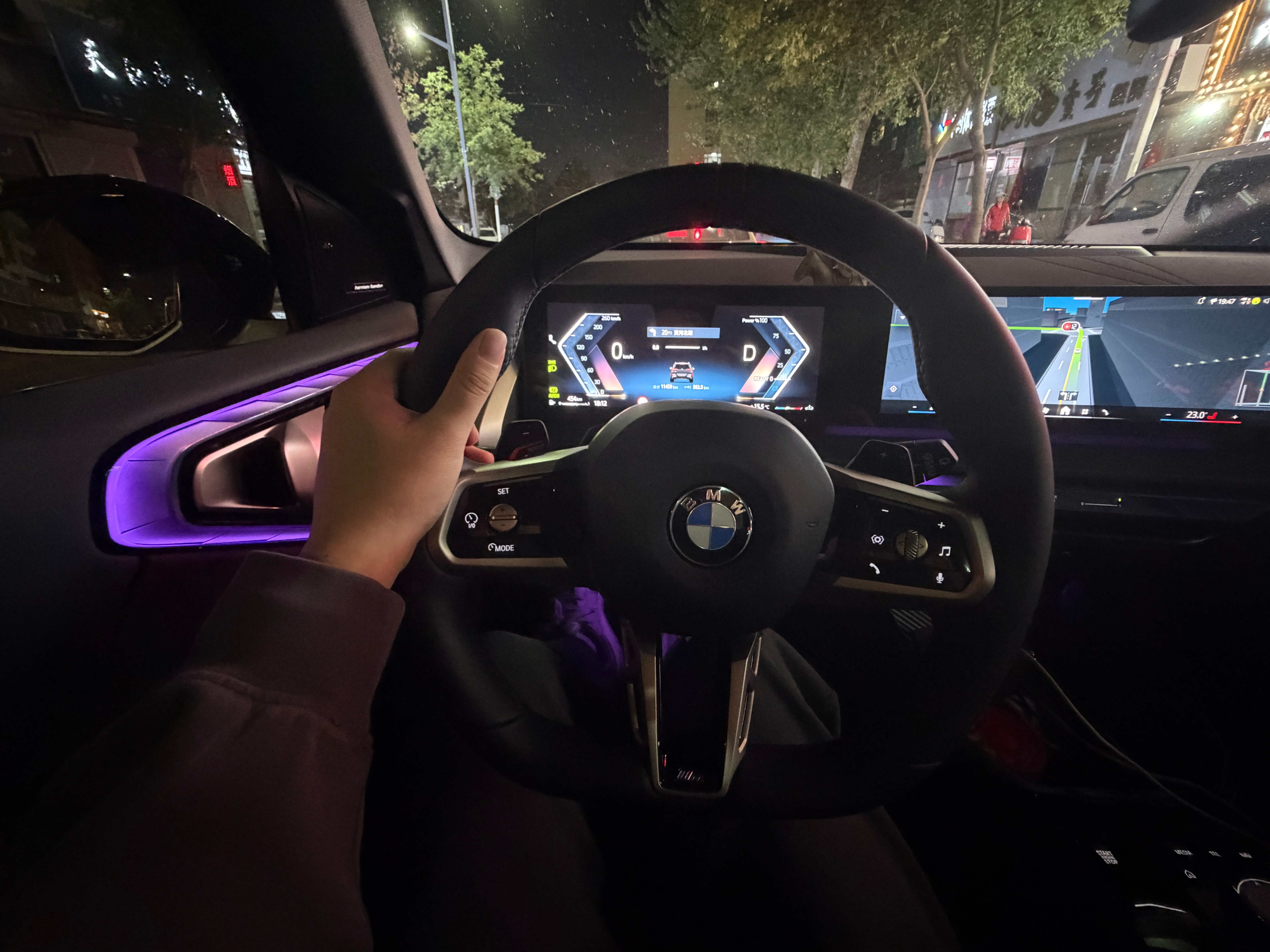 今天的座驾是BMW 新X3～[点赞] ​​​