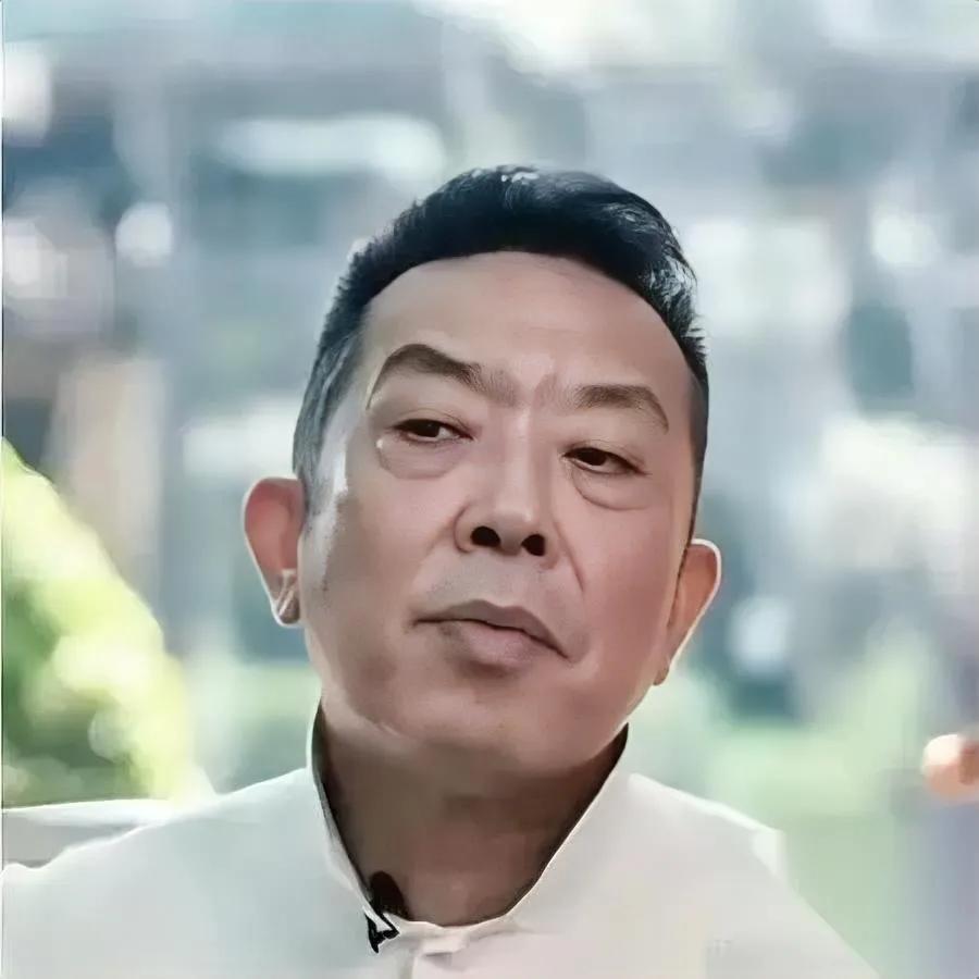 西贝刚喘口气，又出事了！

华衫一句话惹怒罗永浩

本以为预制菜风波后，西贝能消