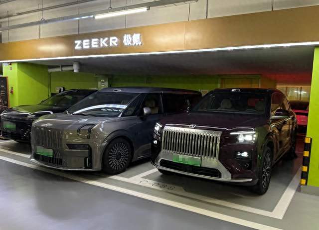 新能源SUV舒适和操控难两全？极氪8X实测解析
