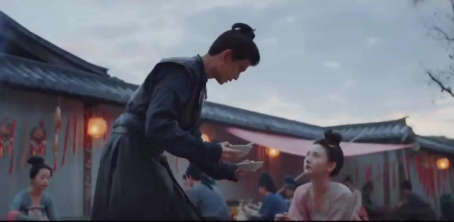 这一段好像多年以后的夫妻啊