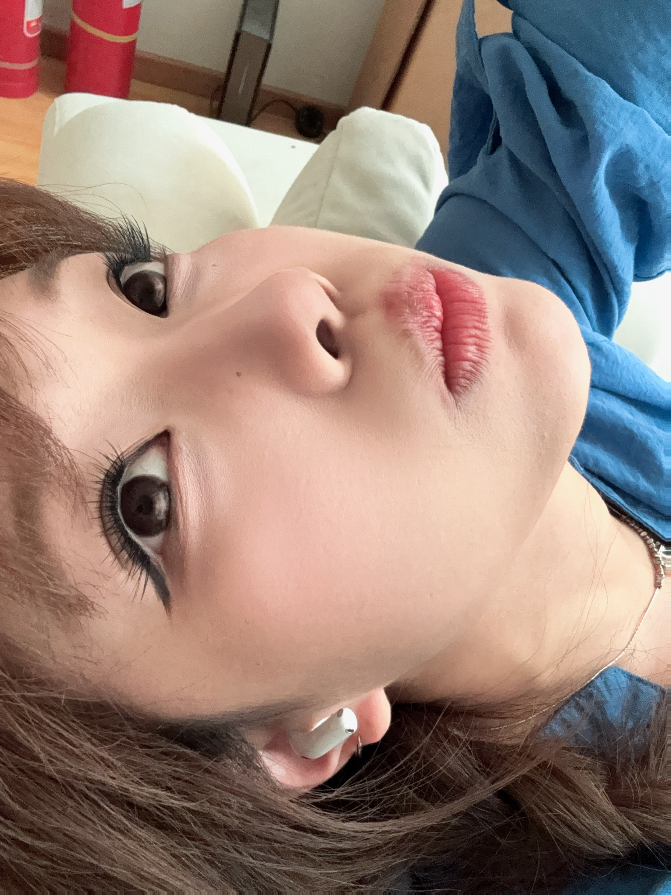 自！拍！一！下！老铁们我的头发不知道怎么了，一直无法定型…每天辛辛苦苦弄好造型出
