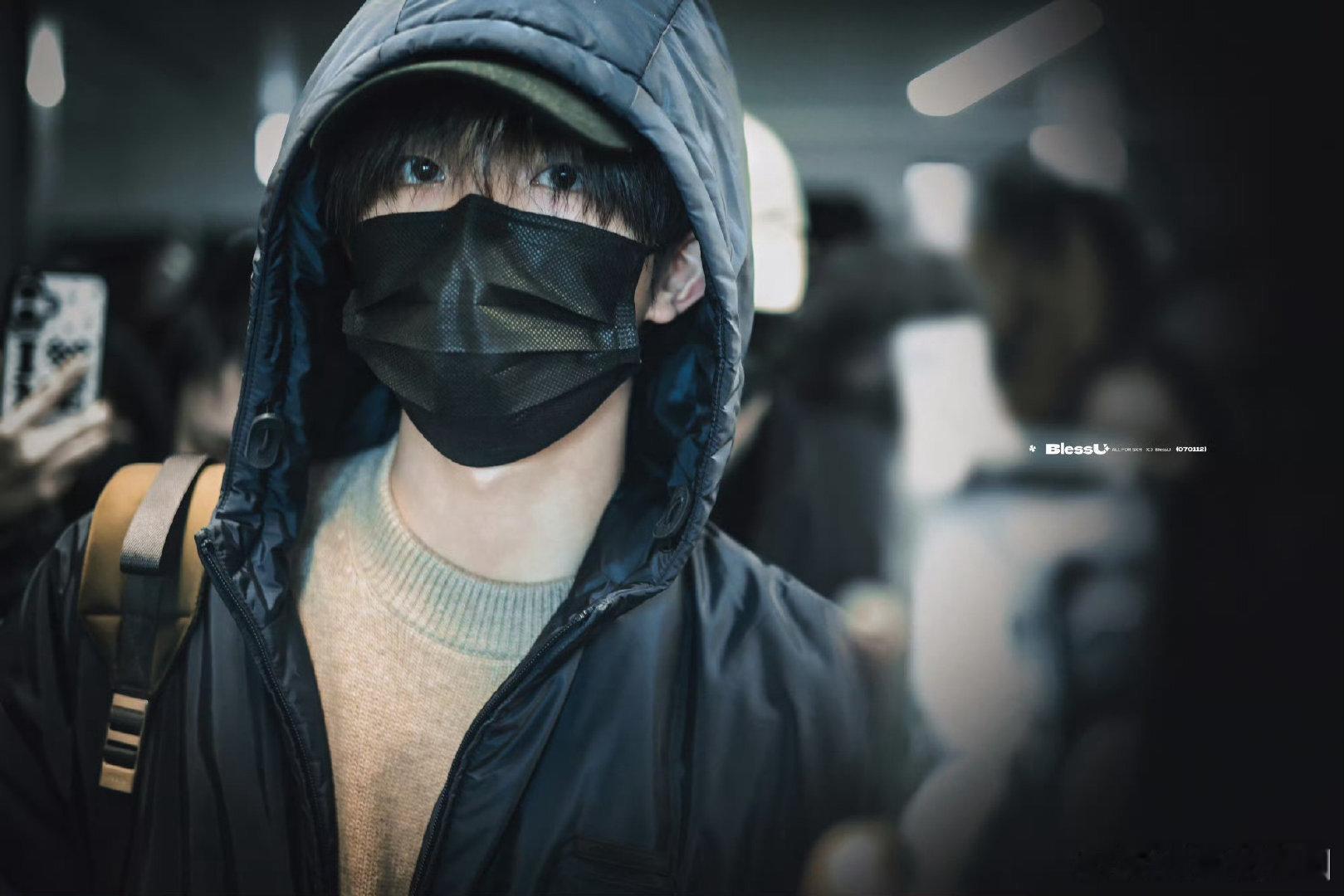 米兰偶遇苏新皓 谁懂啊！在米兰街头撞见真人生图超能打，清冷矜贵又温柔，低调礼貌超