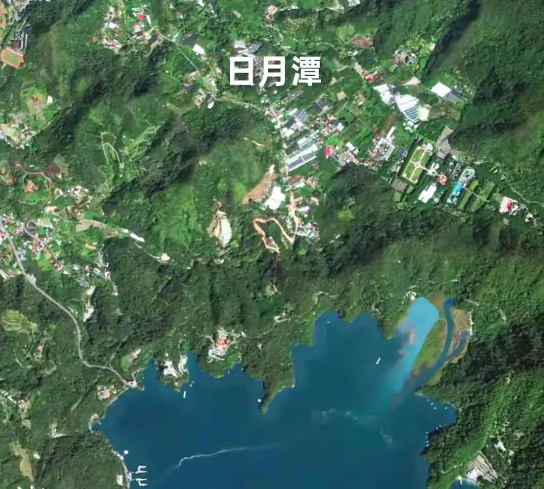 军事科学技术是打击、震慑和消灭流氓台独分子的第一生产力。
       这是《人