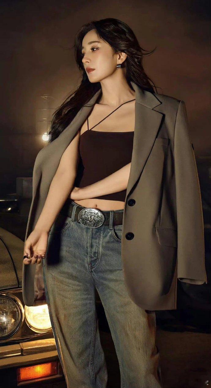 幂带货能力强属正常合理，这模样也太美啦。 