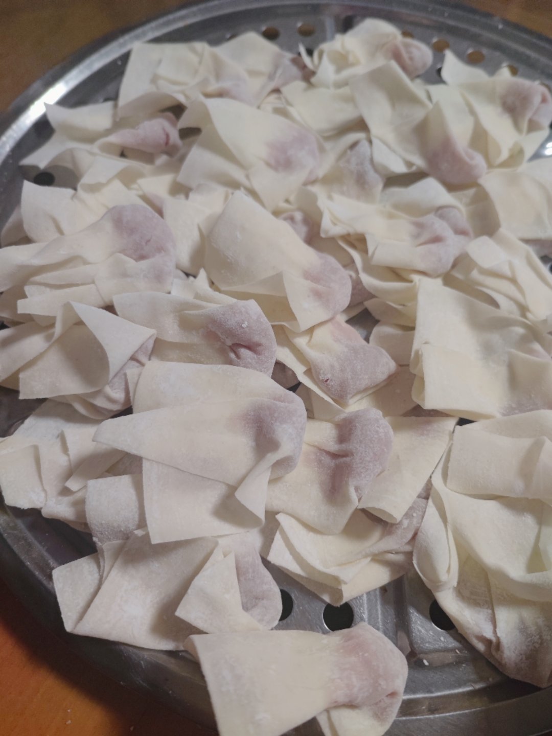 许久没包扁肉，手都生疏了，嗯，能吃不会散就行～[哈哈][哈哈][哈哈] ​​​