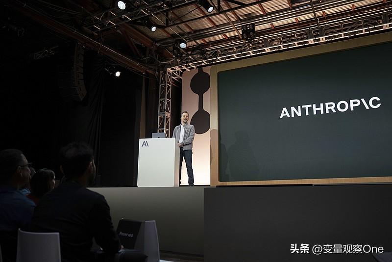 AI巨头开始喊“慢一点”了。

9月12日，Anthropic CEO达里奥·阿