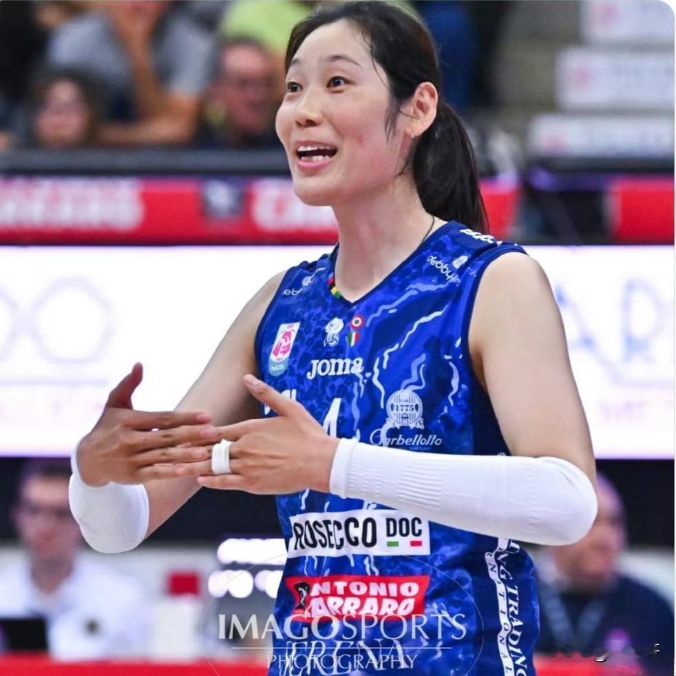 火线归队！朱婷 积极备战
 
刚代表河南女排打完全运会的朱婷，第一时间返回意大利