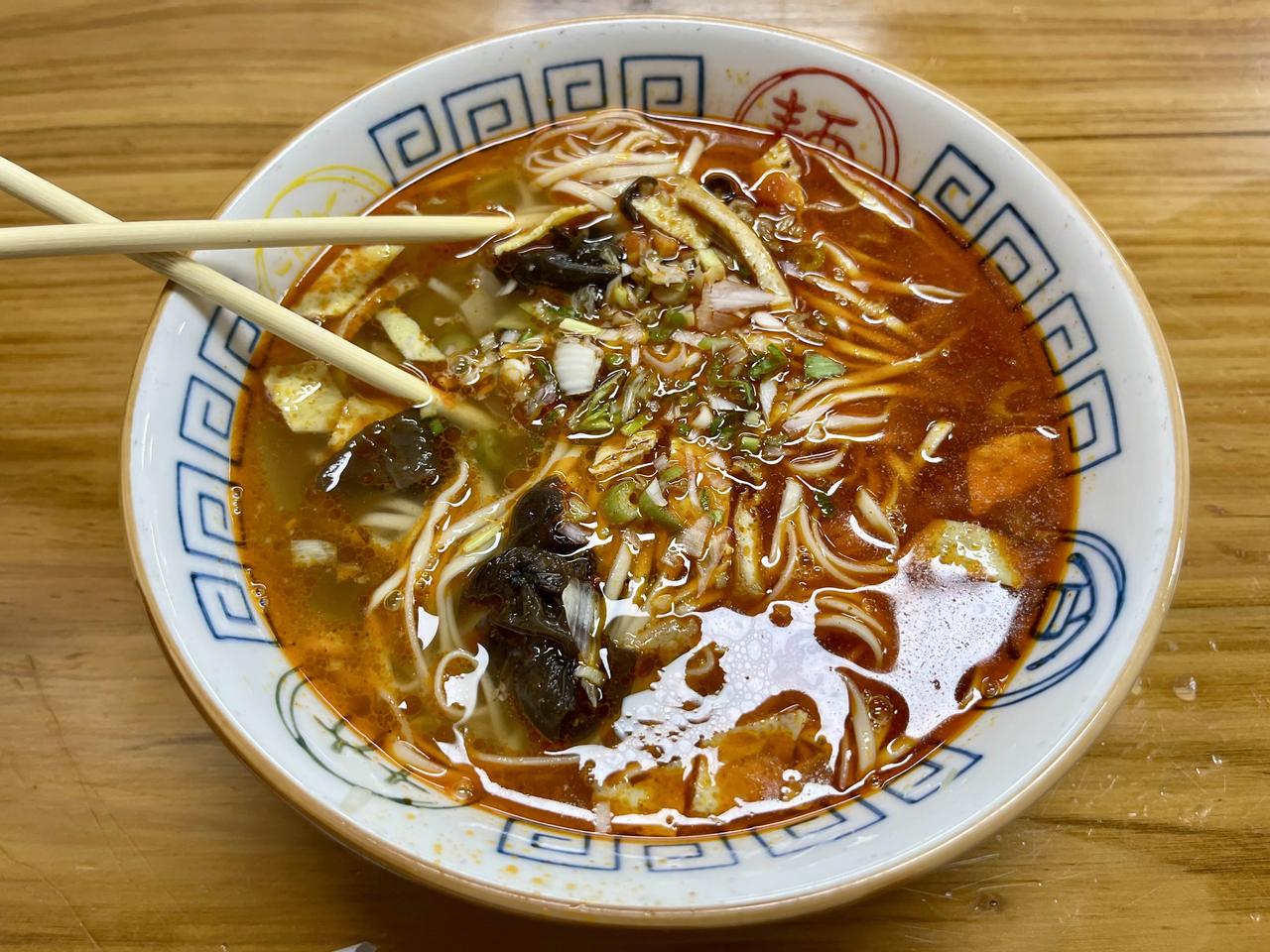宝鸡一天半，吃到的特色美食——臊子面、擀面皮、豆花泡馍、驴蹄子面、陇县笏板、扯面