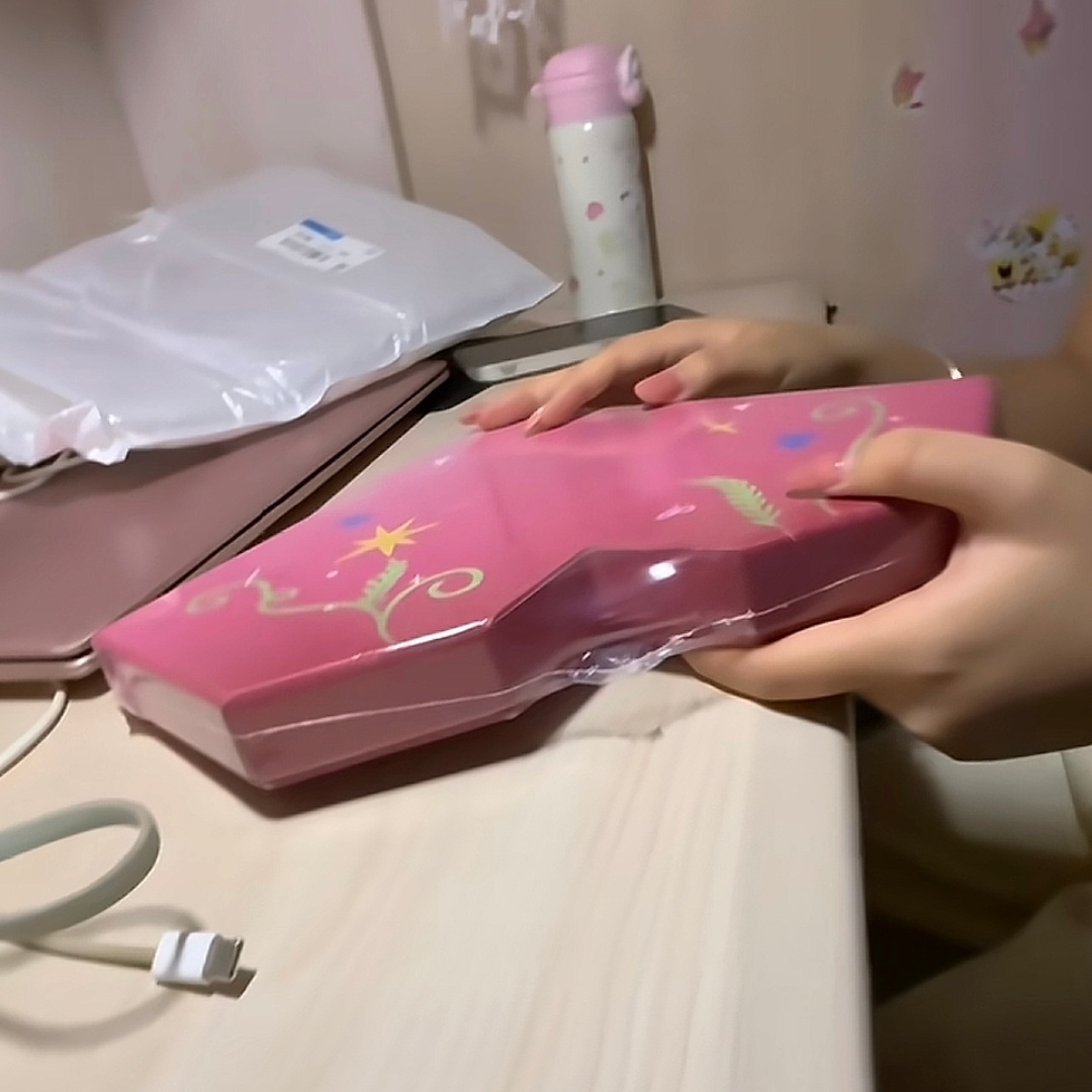 这个盒子也太薄了 