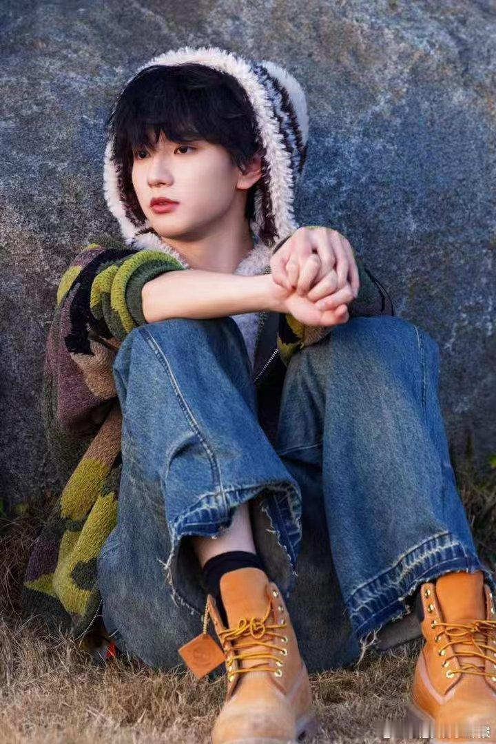 穆祉丞再跳我工作要没了周五晚高疯笑晕！穆祉丞听到伴奏直接起舞，跳一半突然慌神，工