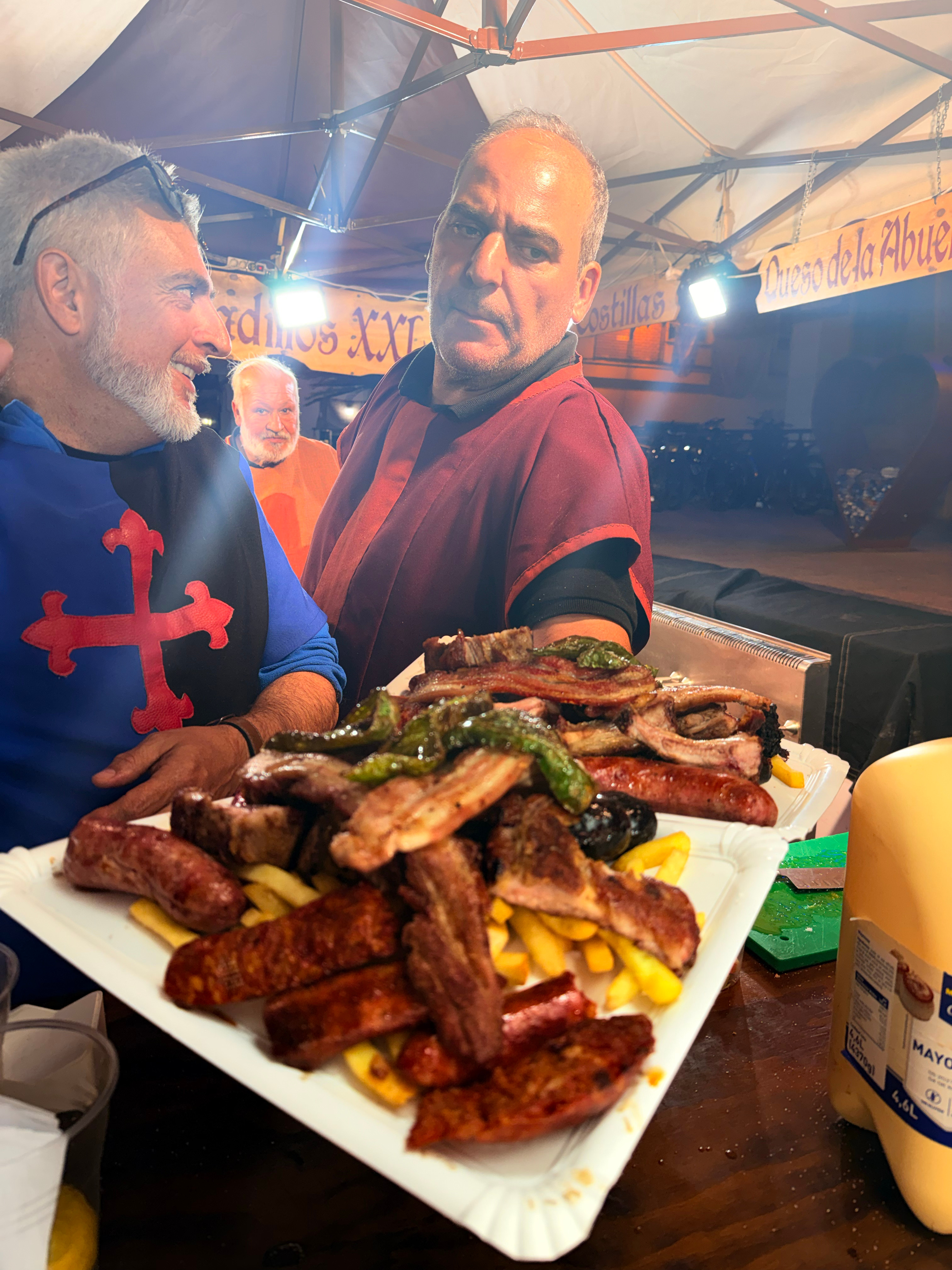 🦋快乐溜街💨Burjassot中世纪市集吃上了好吃的豪华版烤肉🍖、汉堡🍔