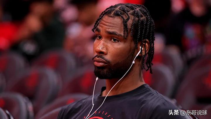 现在的伊森还值多少钱？我看就算离开火箭恐怕也没有球队愿意给他大合同了。
他这个球