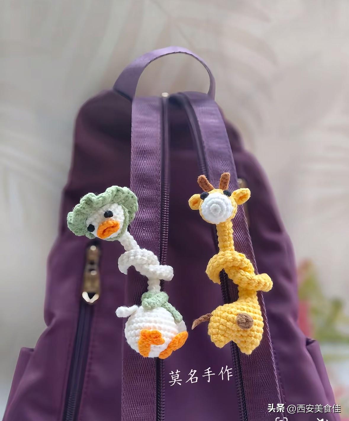 开比亚迪咋了
有个朋友开的特斯拉，闺蜜开的比亚迪，昨天饭桌上，特斯拉就表现出一副