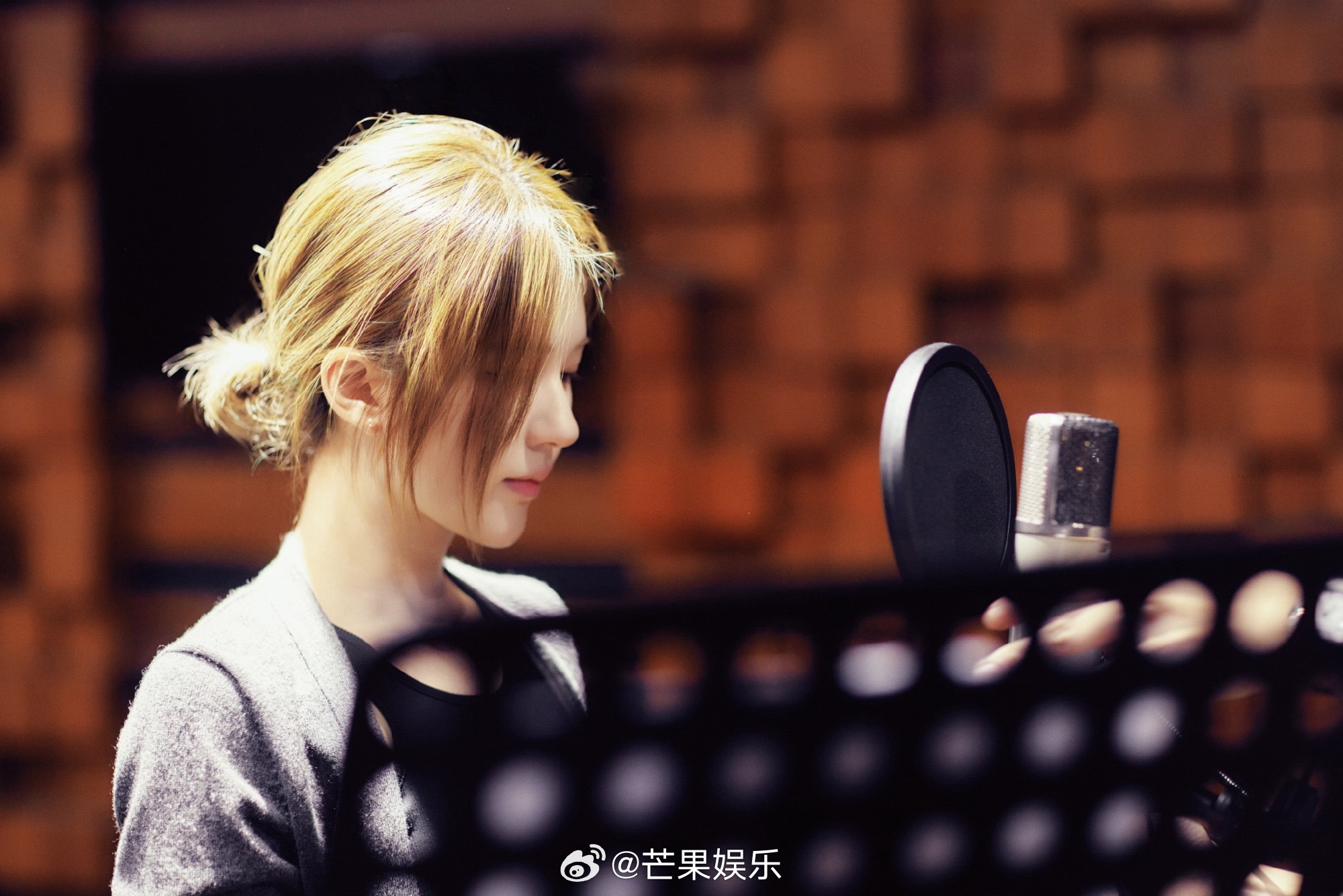 自由点你真的别太宠这个露儿！准点给露思人生10000天发笔记庆祝🎉文案还强调陪