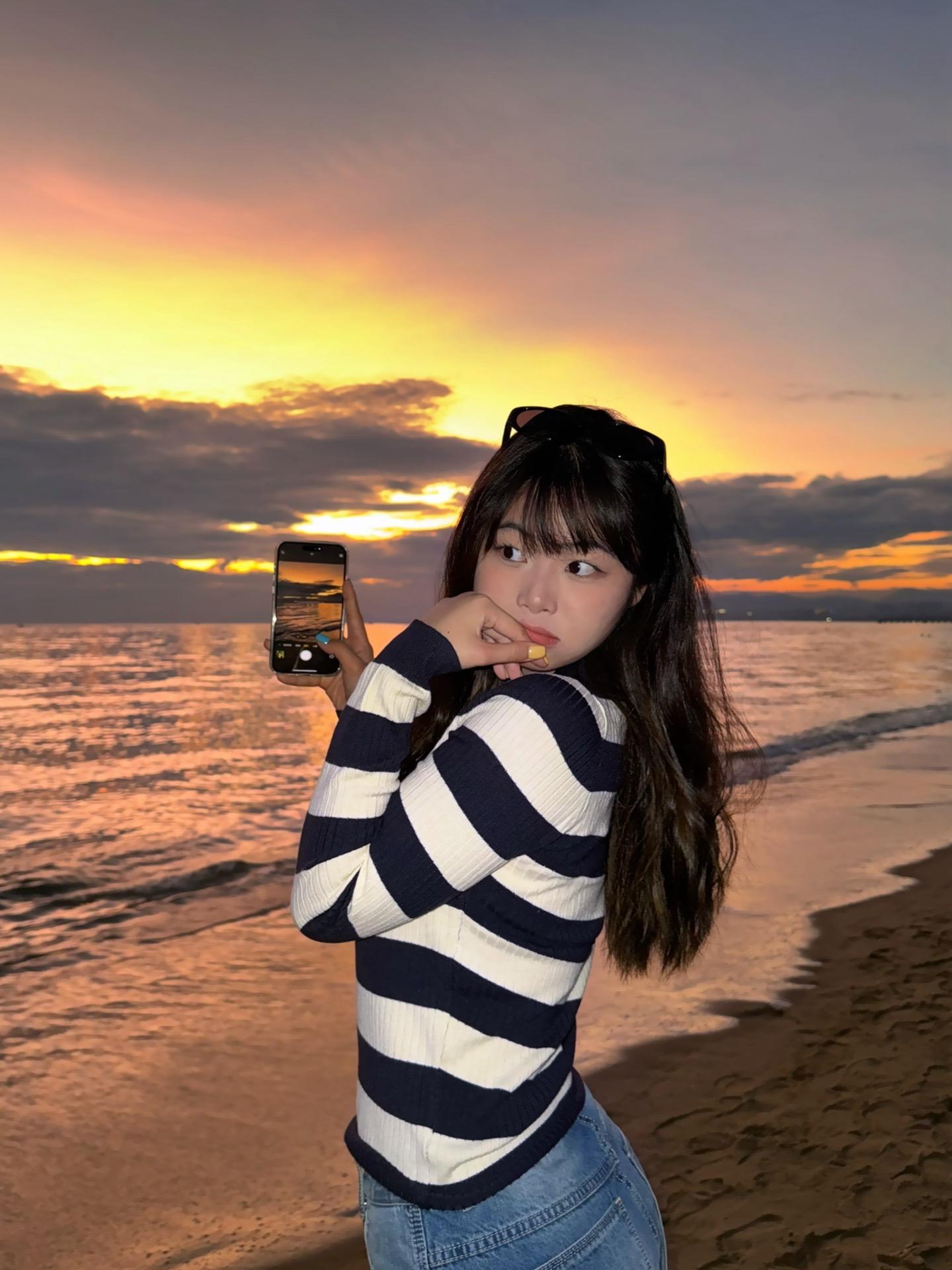 一起看日落是低成本的浪漫。