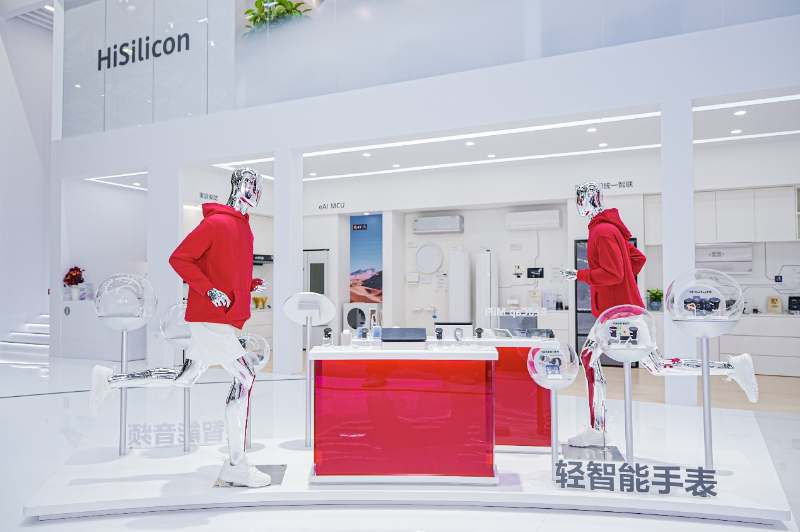 【从千行百业到千家万户！开源鸿蒙多品类消费终端集中亮相】开源鸿蒙登陆AWE202