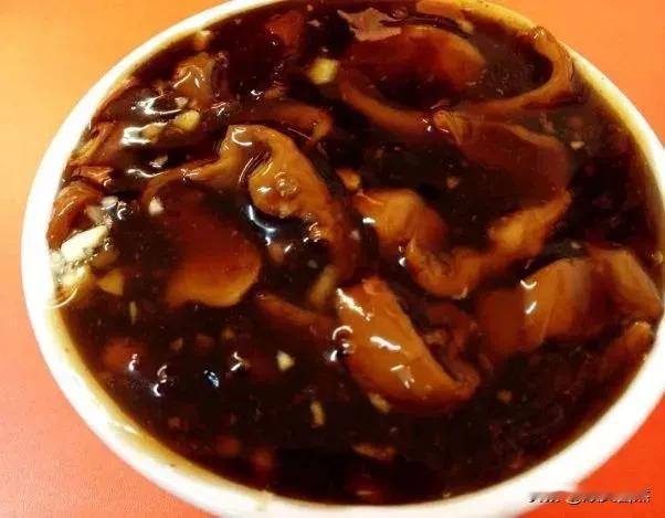 大店往往注重自身口碑，所以会严格把控泡馍的地道口味，以保品质。