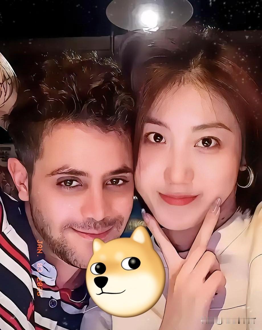 西安这事儿真是让人看了把后槽牙都咬碎了。

这姑娘是被那埃及留学生下了什么迷魂药