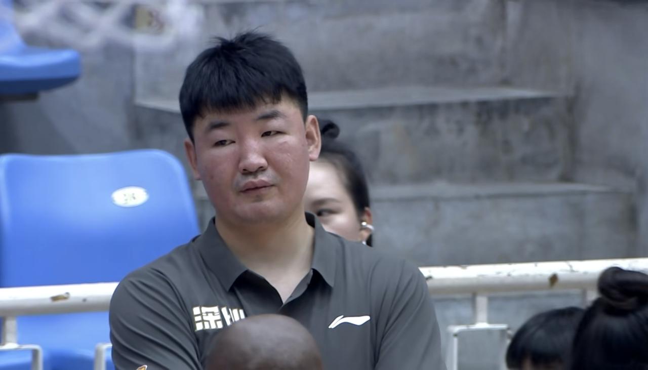 这算是顾全，做为深圳男篮的主教练的首秀吗？在今晚举行的CBA夏季联赛，启东站深圳