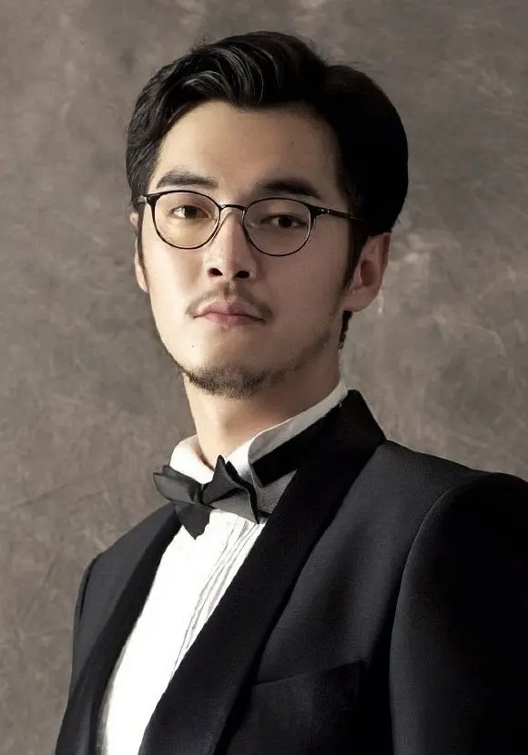 金世佳肚子目前真的很喜欢金世佳的林医生，金世佳来演林逸真的太贴了。他骨子里那股清