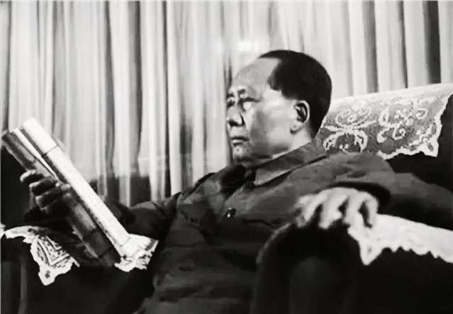 1972年王稼祥66岁时主动请求中央分配工作，毛主席称赞他的贡献，强调他对党确实