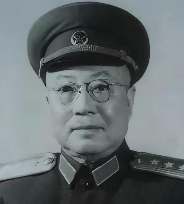 1946年，冀察纵队政委刘道生发现，司令员郭天民缴获了一批物资后，却没有上交，而