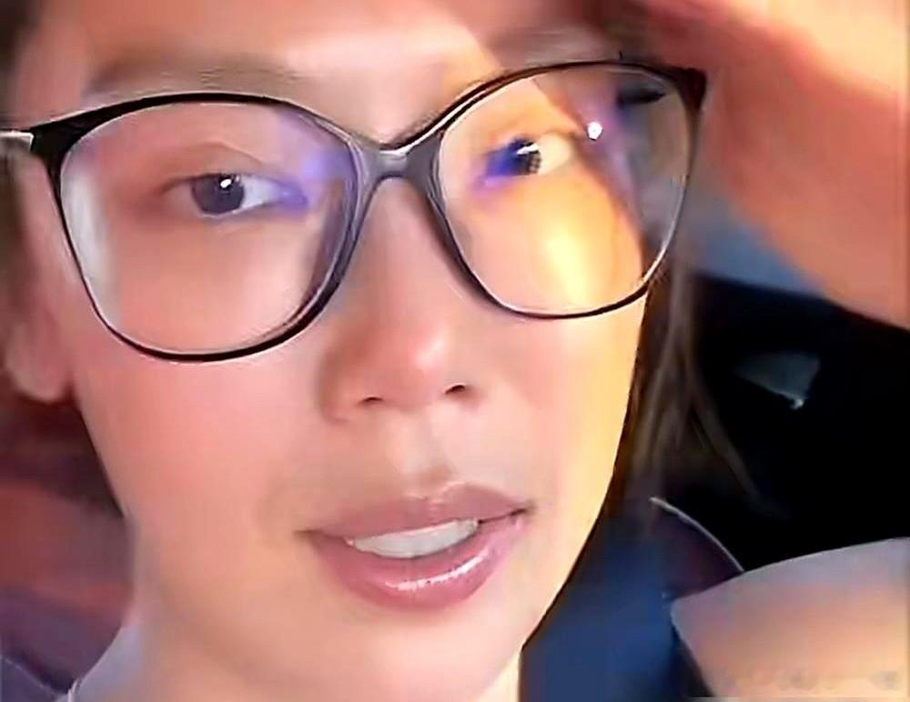 李晨妹妹办婚礼，300万粉丝才知道她哥是谁。 婚礼上她才第一次说，自己不仅结婚了
