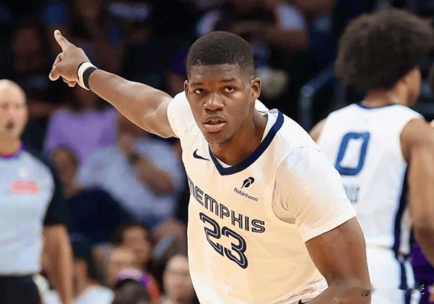 塞德里克-考沃德面对骑士出场24分32秒，投篮9中3，三分线外6中2，罚球2中2