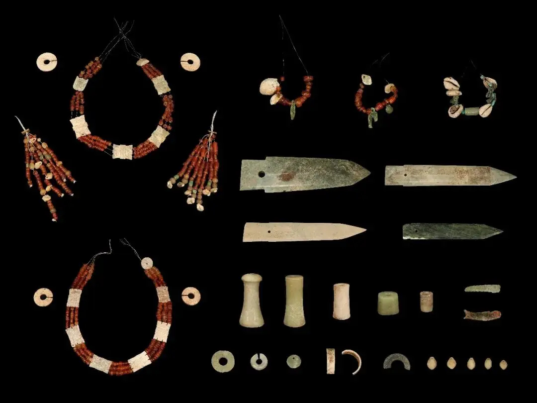 2025全国十大考古新发现 21强入围项目陕西宝鸡魏家崖遗址出土的春秋早期玉器。