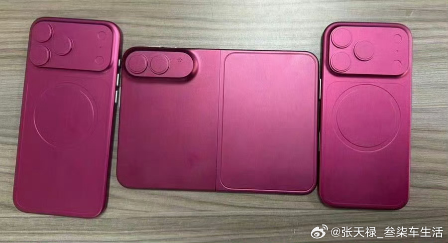 iPhone三款新机机模出炉这应该就是iPhone折叠屏的样子了，感觉还不错啊，