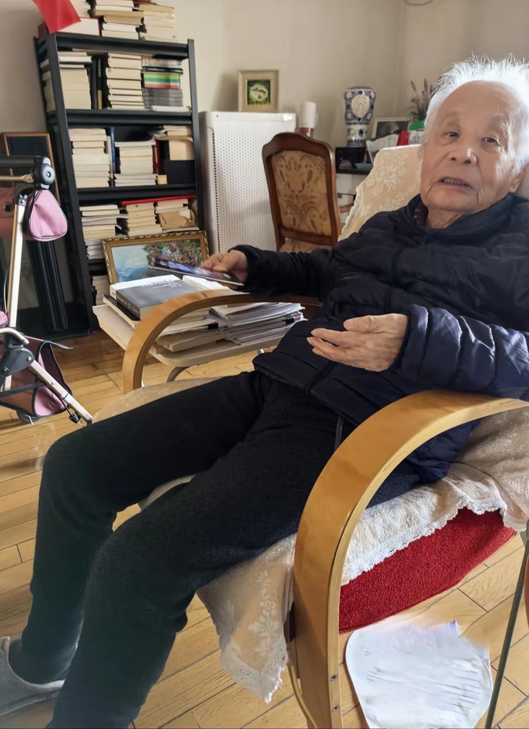 马年到了，祝大家马到成功！
 在这里，我也要给何祚庥先生送去祝福，祝他老人家幸福