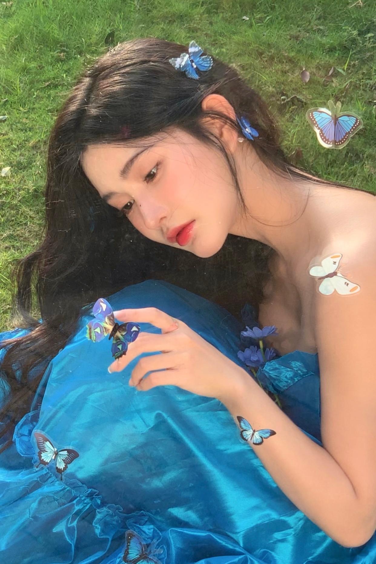 “要变成一百只蝴蝶🦋，才能读遍你全部的书页”出镜#上海约拍[超话]##杭州约拍